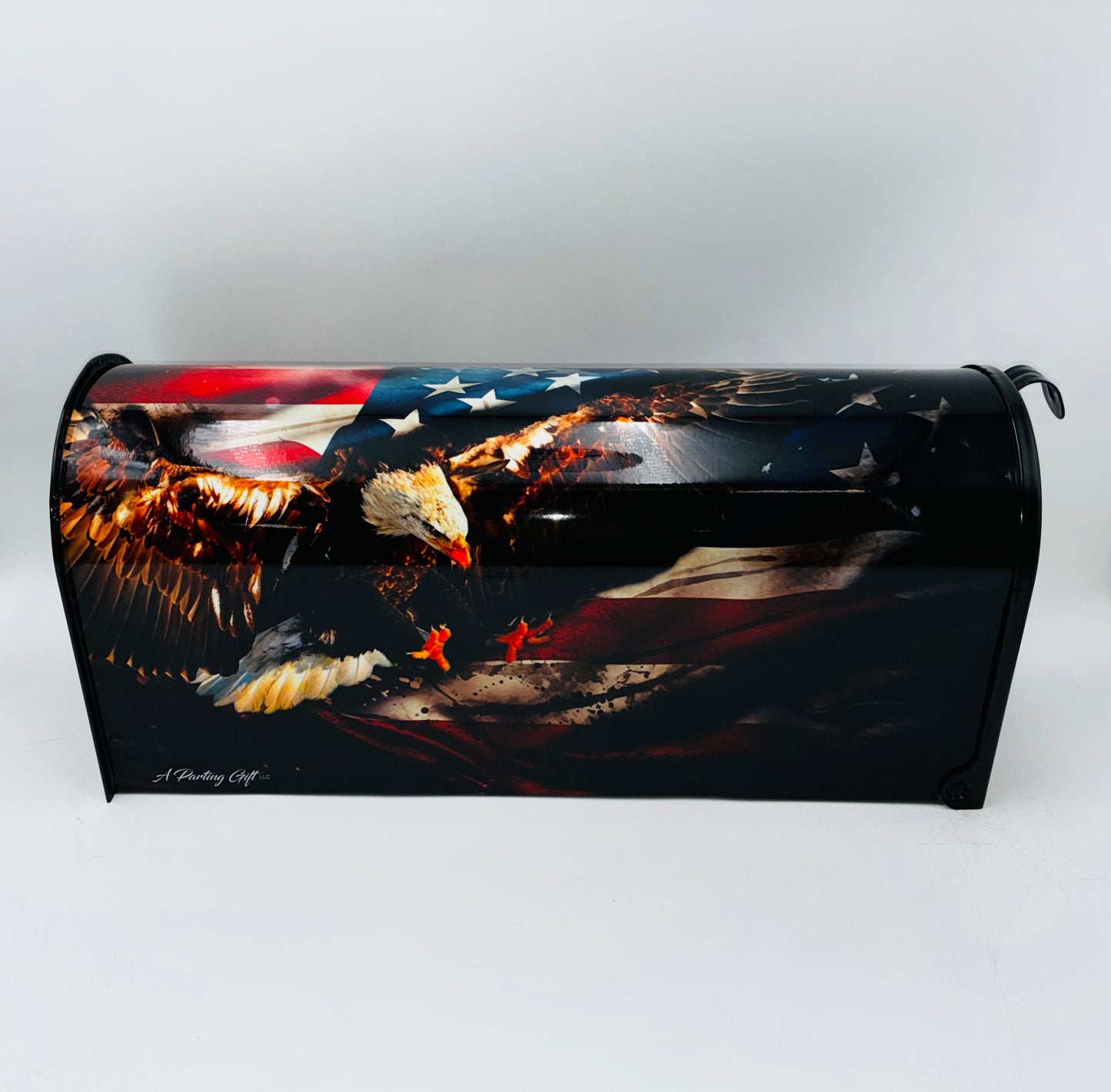 Eagle landing custom mailbox:  Patriotic father's day Gift